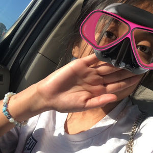 Meet your Posher, Ester